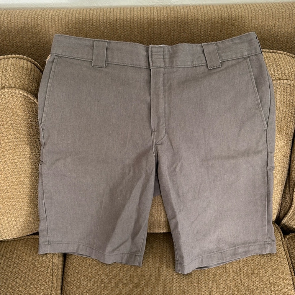 Men’s dickies flex fit grey shorts, 19”.  No tag inside but I think waist is 36.